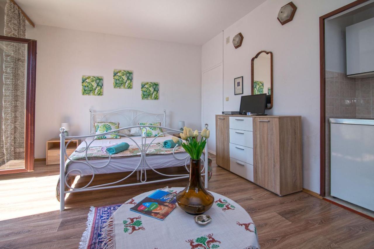 Nena Apartment มาลีโลชินจ์ ภายนอก รูปภาพ