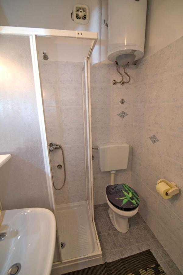 Nena Apartment มาลีโลชินจ์ ภายนอก รูปภาพ